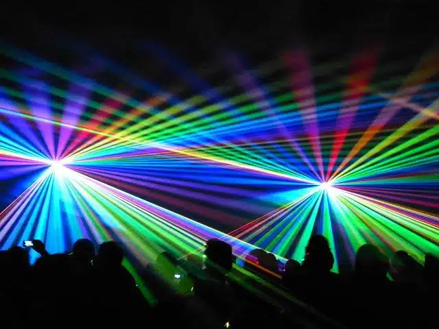 Lasers dynamiques soirée événement